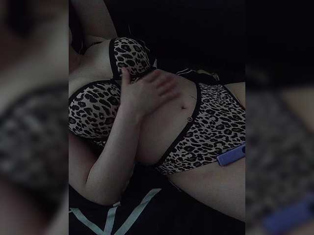 Sonyagasay live cam on BongaCams