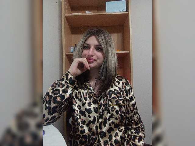 Sonyagasay live cam on BongaCams