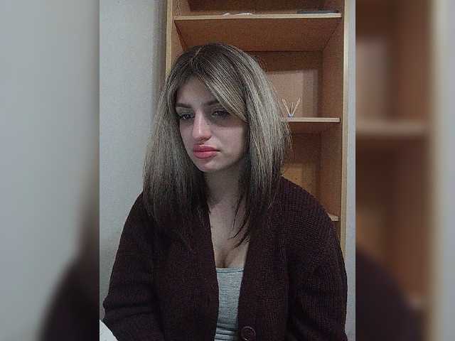 Sonyagasay live cam on BongaCams
