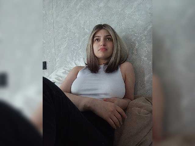 Sonyagasay live cam on BongaCams