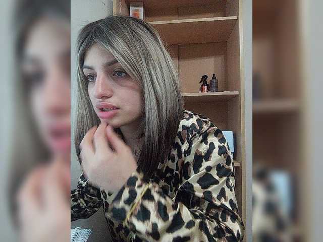 Sonyagasay live cam on BongaCams