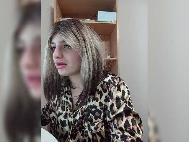 Sonyagasay live cam on BongaCams
