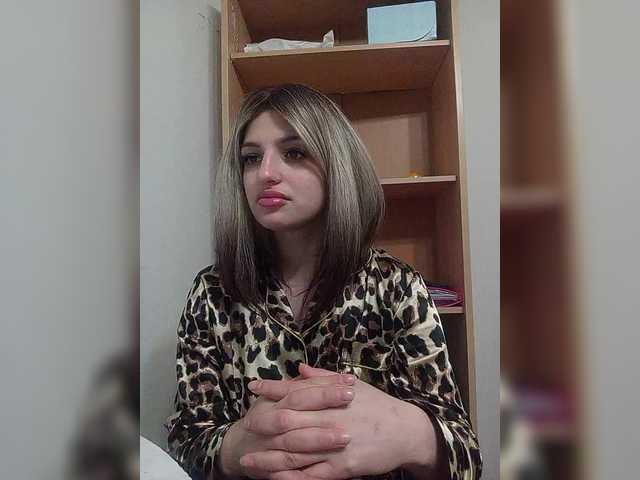 Sonyagasay live cam on BongaCams