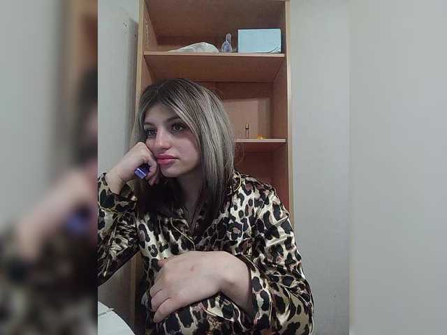 Sonyagasay live cam on BongaCams