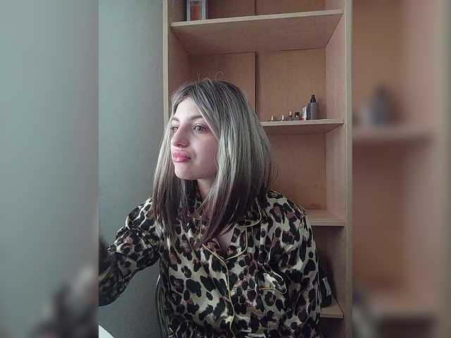 Sonyagasay live cam on BongaCams