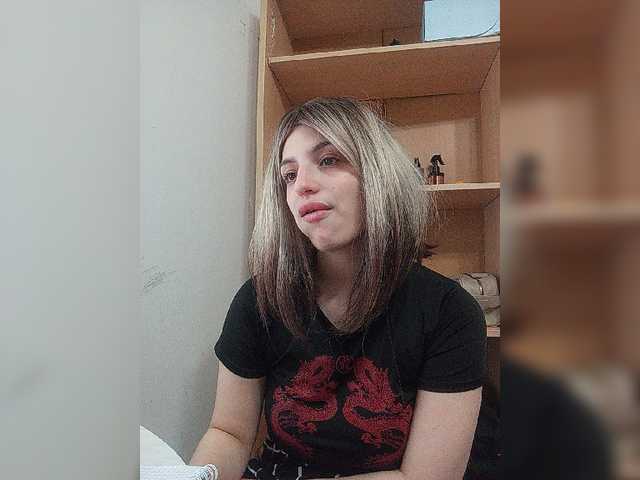Sonyagasay live cam on BongaCams