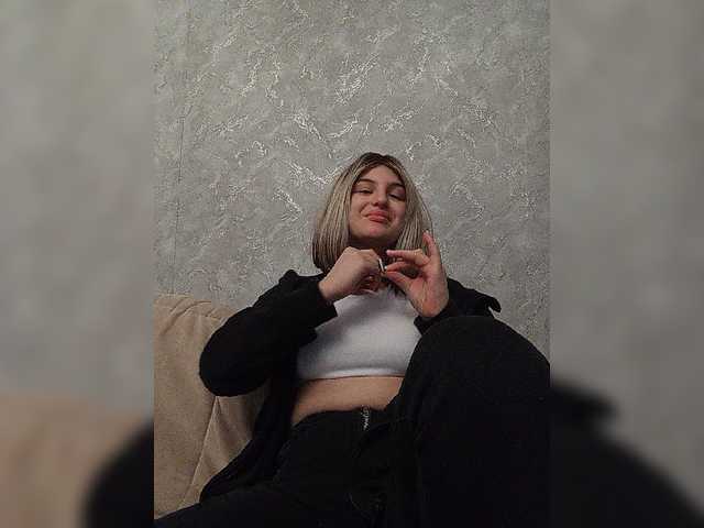 Sonyagasay live cam on BongaCams