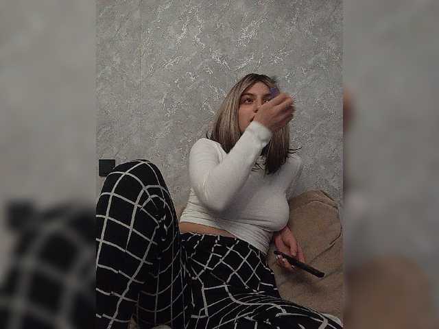 Sonyagasay live cam on BongaCams