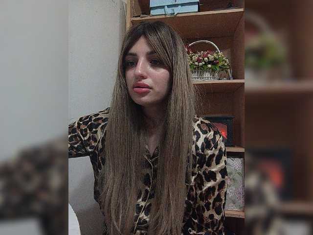 Sonyagasay live cam on BongaCams