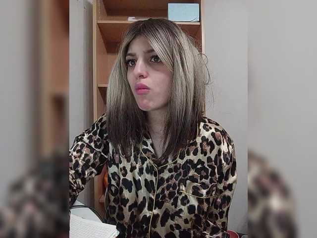 Sonyagasay live cam on BongaCams