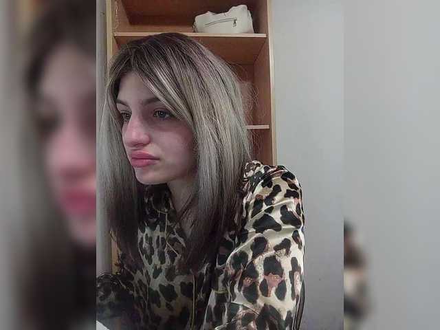 Sonyagasay live cam on BongaCams