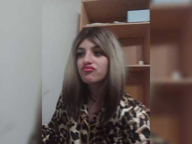 Sonyagasay live cam on BongaCams