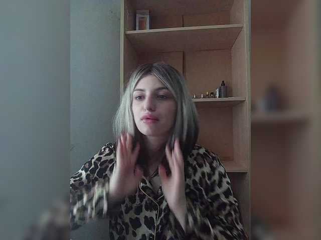 Sonyagasay live cam on BongaCams