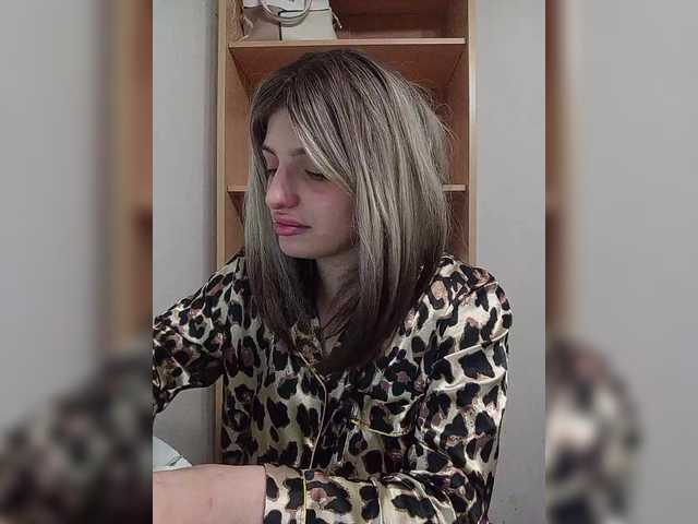 Sonyagasay live cam on BongaCams