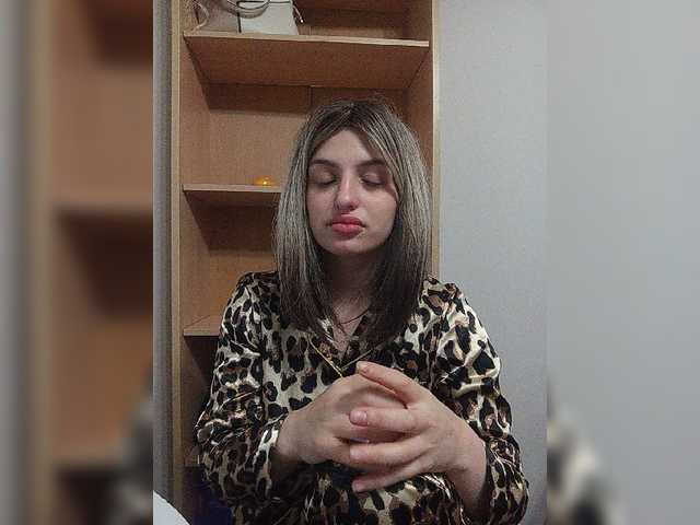 Sonyagasay live cam on BongaCams
