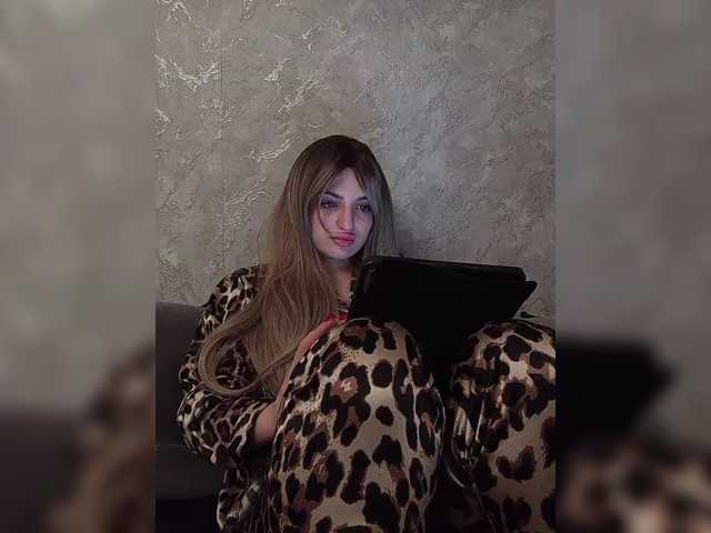 Sonyagasay live cam on BongaCams
