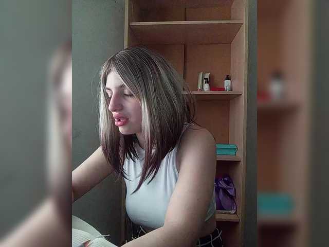 Sonyagasay live cam on BongaCams