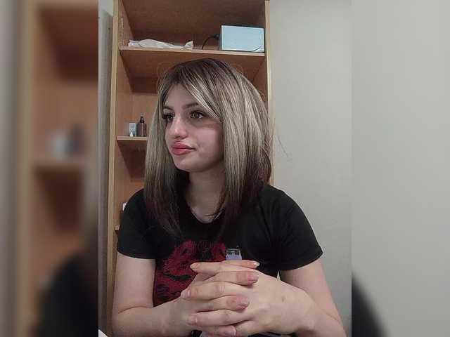 Sonyagasay live cam on BongaCams