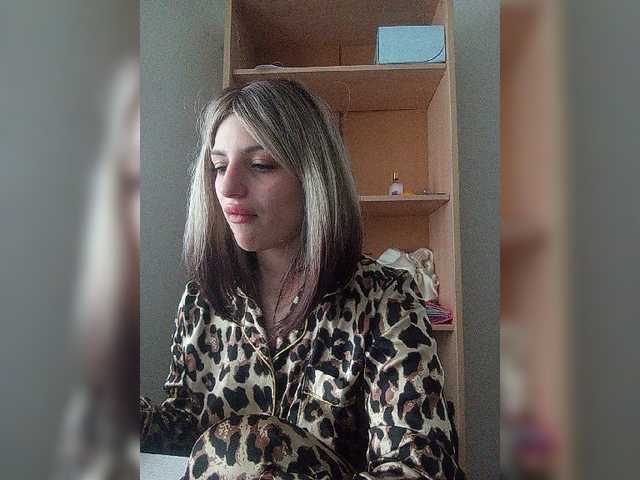 Sonyagasay live cam on BongaCams