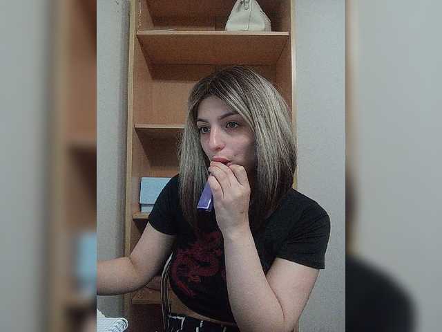 Sonyagasay live cam on BongaCams