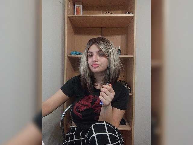 Sonyagasay live cam on BongaCams