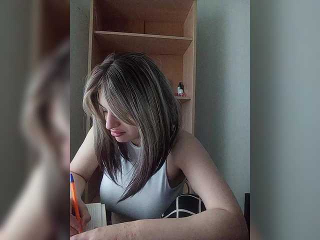 Sonyagasay live cam on BongaCams