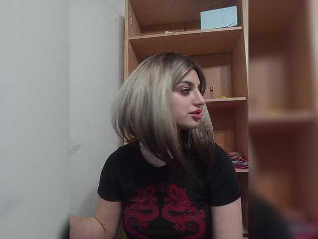 Sonyagasay live cam on BongaCams
