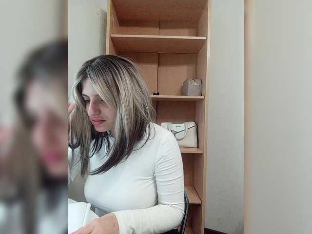 Sonyagasay live cam on BongaCams