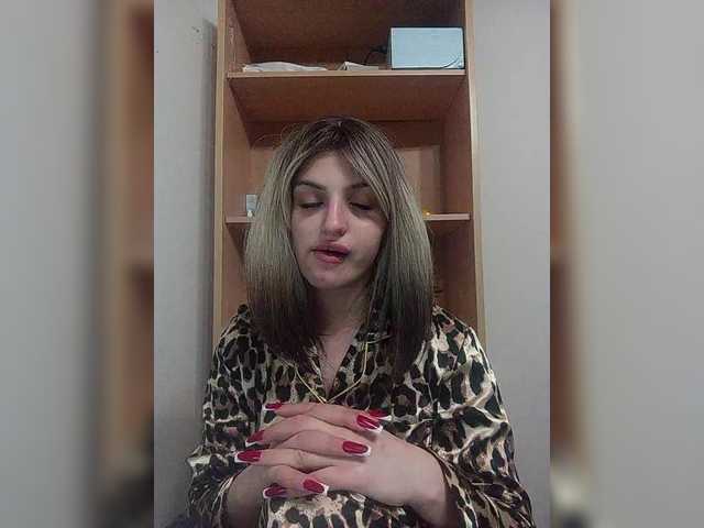 Sonyagasay live cam on BongaCams