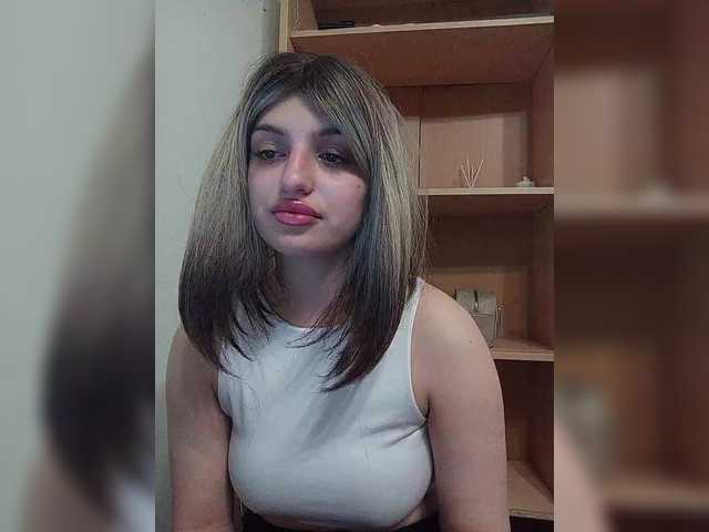 Sonyagasay live cam on BongaCams
