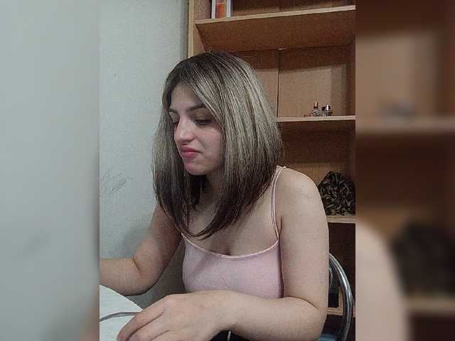 Sonyagasay live cam on BongaCams