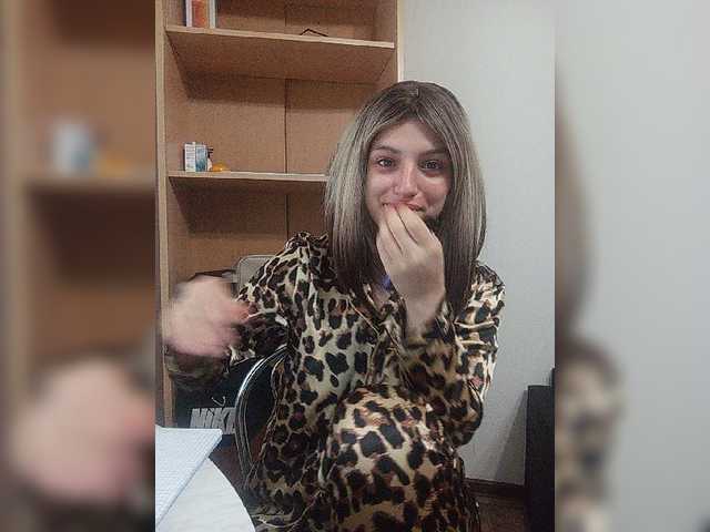 Sonyagasay live cam on BongaCams