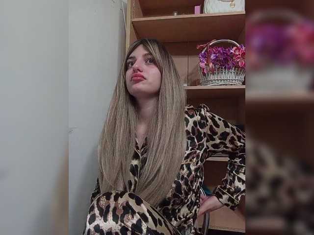 Sonyagasay live cam on BongaCams
