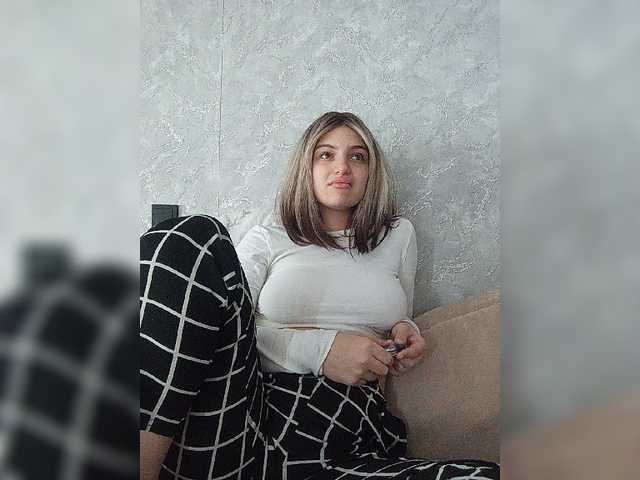 Sonyagasay live cam on BongaCams