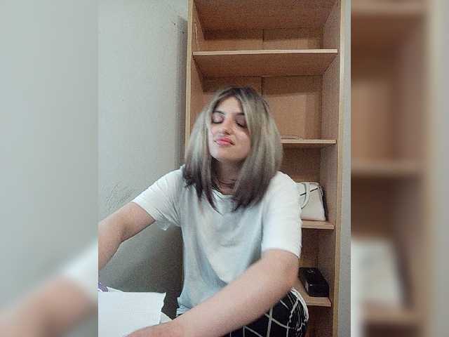 Sonyagasay live cam on BongaCams