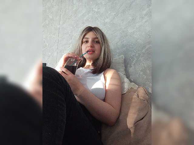 Sonyagasay live cam on BongaCams