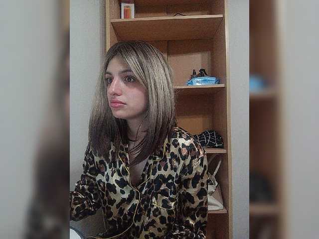 Sonyagasay live cam on BongaCams