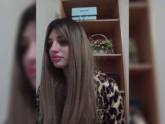 Sonyagasay live cam on BongaCams