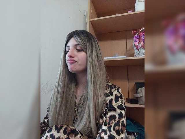 Sonyagasay live cam on BongaCams