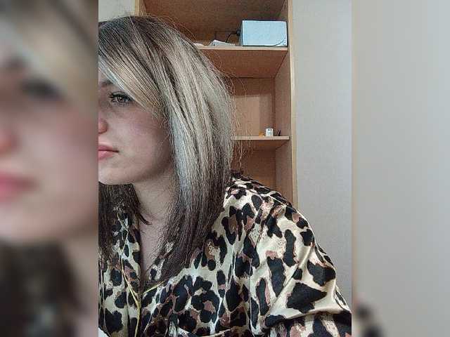 Sonyagasay live cam on BongaCams