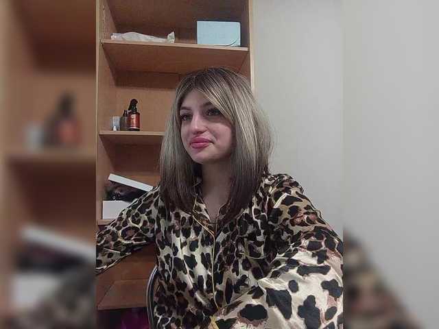 Sonyagasay live cam on BongaCams