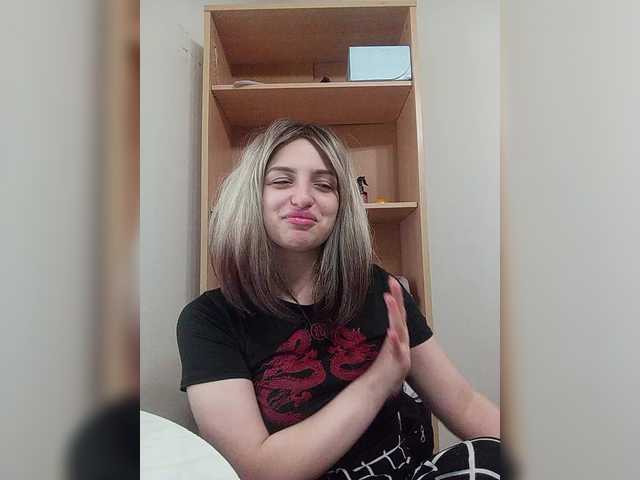 Sonyagasay live cam on BongaCams