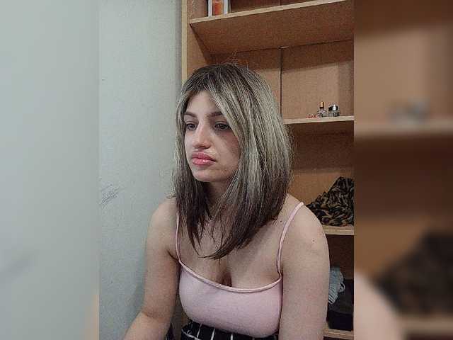 Sonyagasay live cam on BongaCams