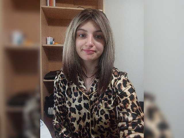 Sonyagasay live cam on BongaCams