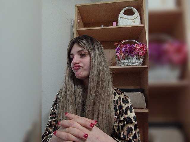 Sonyagasay live cam on BongaCams