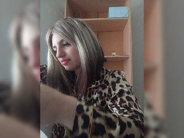 Sonyagasay live cam on BongaCams