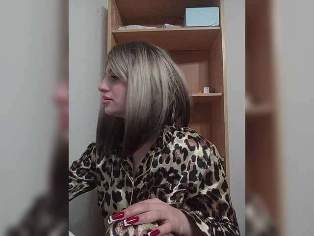 Sonyagasay live cam on BongaCams