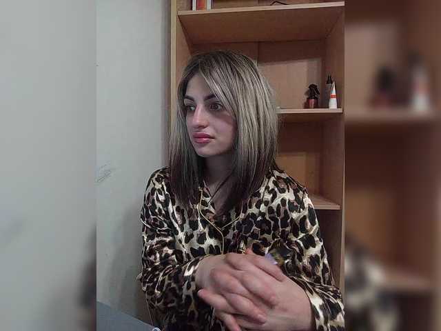 Sonyagasay live cam on BongaCams