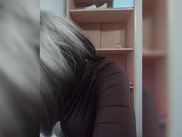 Sonyagasay live cam on BongaCams