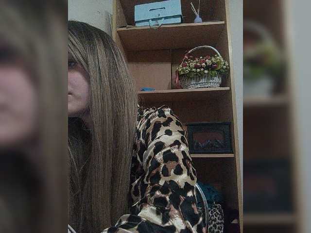 Sonyagasay live cam on BongaCams